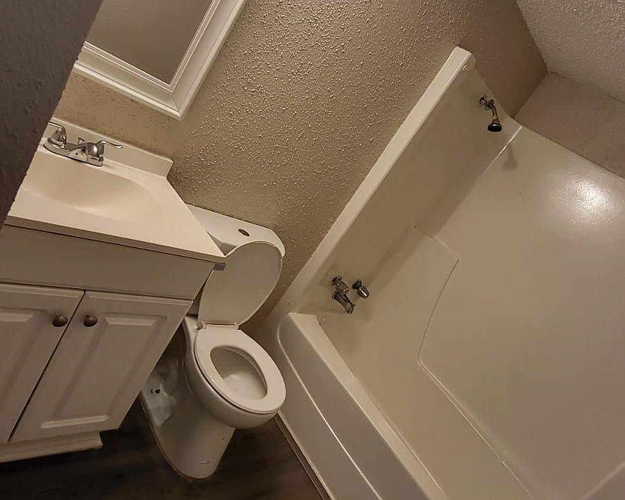 1st image of 3108 8th Ave #1402
