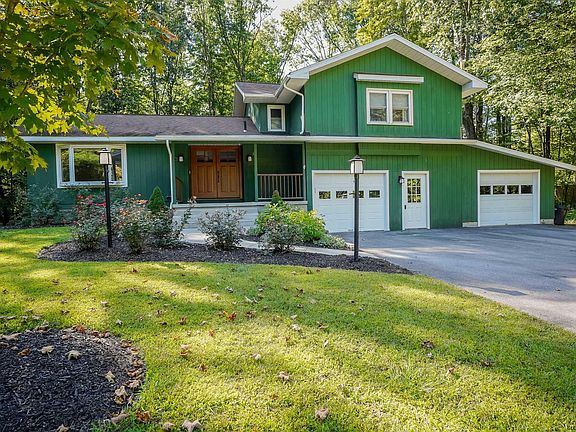 2nd image of 8 Lakeview Dr