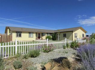 301 Chateau Way, Yerington, NV 89447