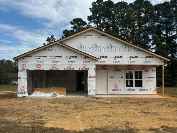 166 Glencove Dr, Lumberton, NC 28360