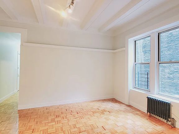 4th image of 201 W 115th St #4E