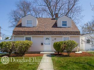 429 Gardiners Ave, Levittown, NY