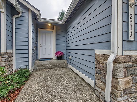4th image of 2513 55th Ave SE