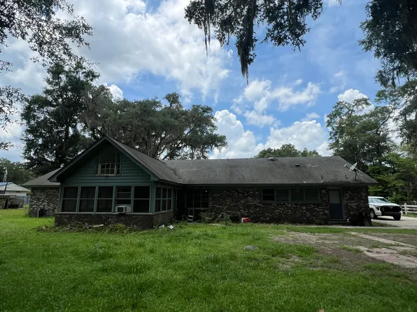 174 Oak Grove Dr, Bloomingdale, GA 31302