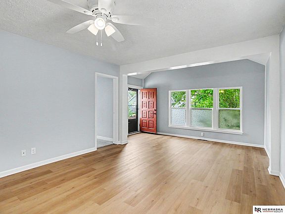 5th image of 4422 Pacific St
