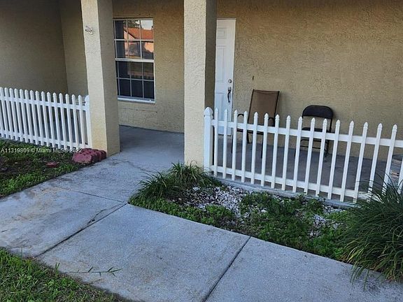 4th image of 1470 SW Sudder Ave