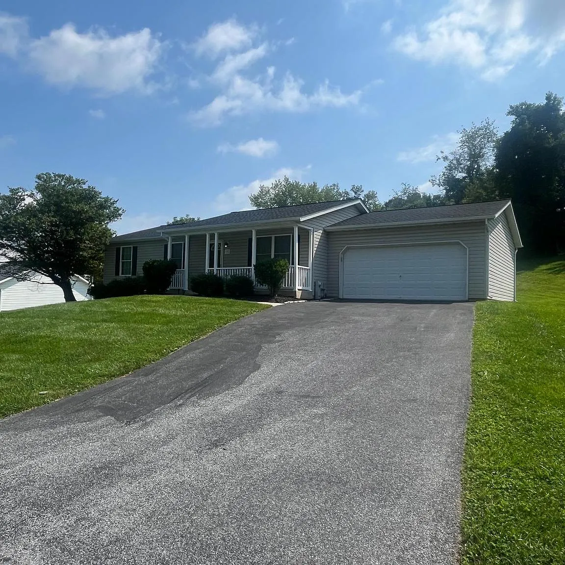 3 bed, 2.0 bath, 1176 sqft, $2,500 — Photo 1