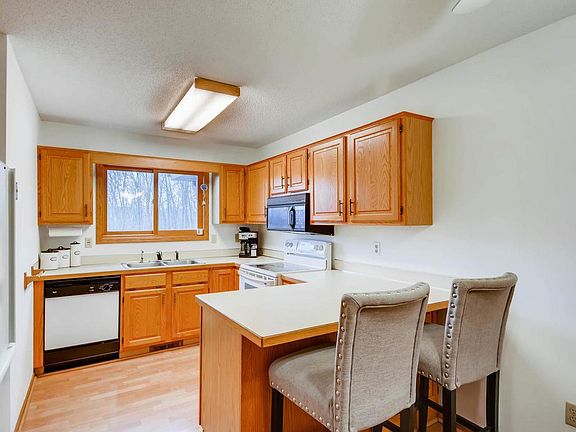 3rd image of 5545 Orleans Ln N APT 3