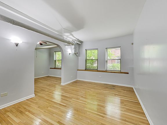 3rd image of 4126 N Kedvale Ave #2