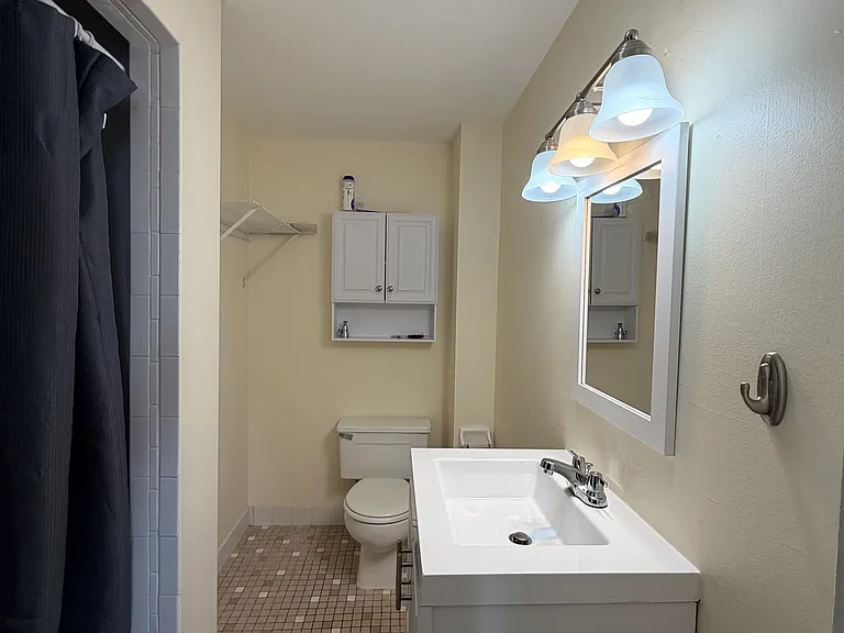 83-85 Grandview Ave #1 — Photo 6