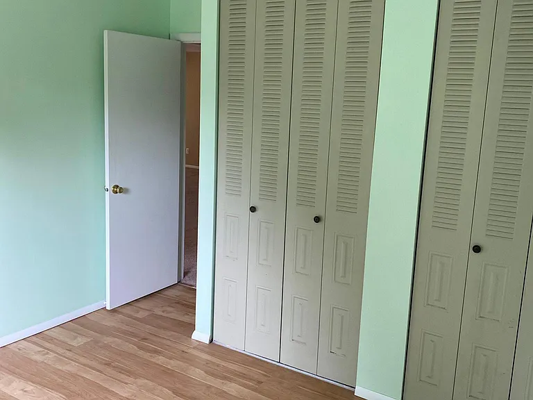 44 Woodbury Rd — Photo 24