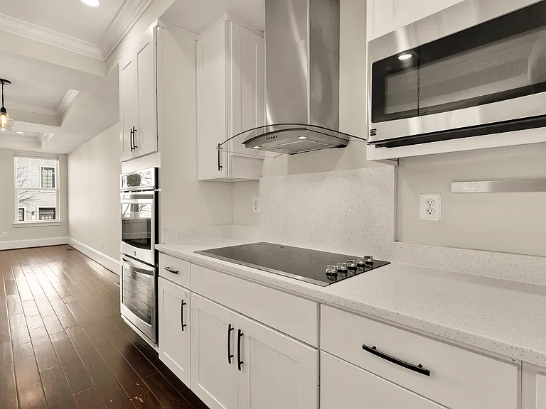 1609 Levis St NE — Photo 58