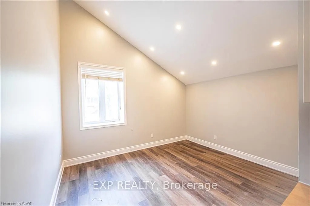 1 bed, $1,300 — Photo 4