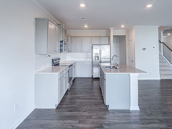 5th image of 2473 Bayberry St