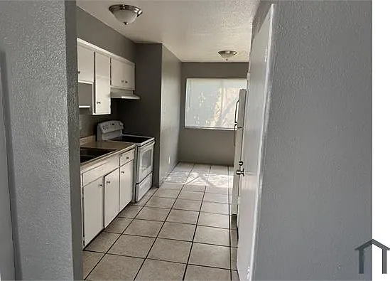 2025 E White Ave — Photo 5