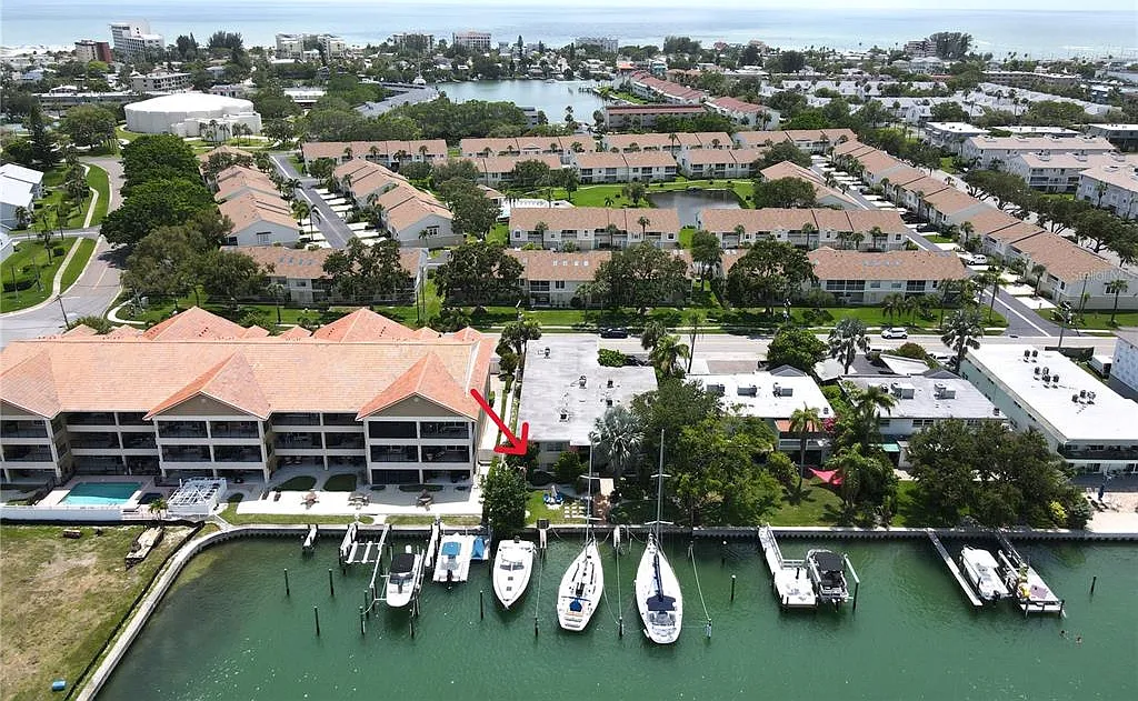 1 bed, 1.0 bath, 800 sqft, $1,600 — Photo 1