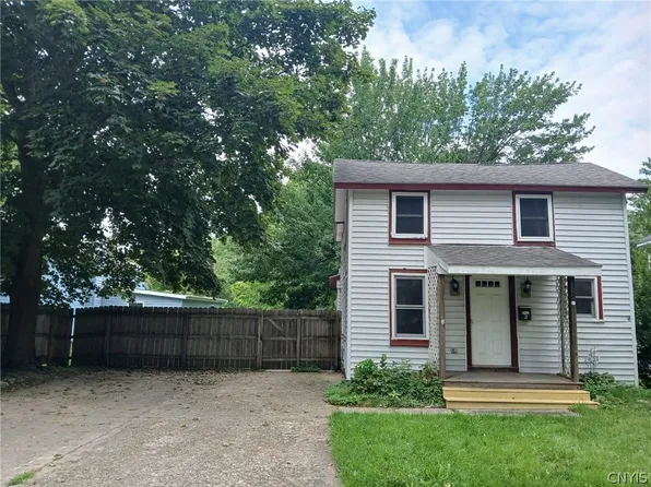 6 W 6th St N, Fulton, NY 13069