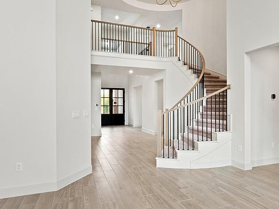 3rd image of 109 Packhorse Ln