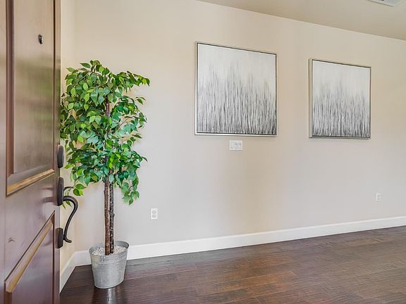 4th image of 5398 Chesbro Ave