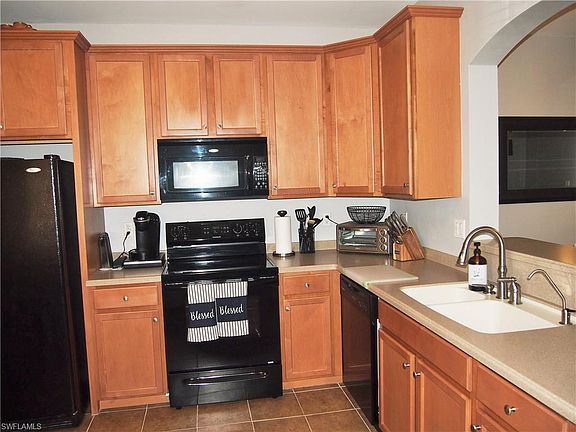 4th image of 2443 Laurentina Ln
