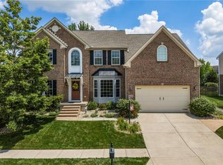 9382 Oak Brook Dr, Centerville, OH 45458