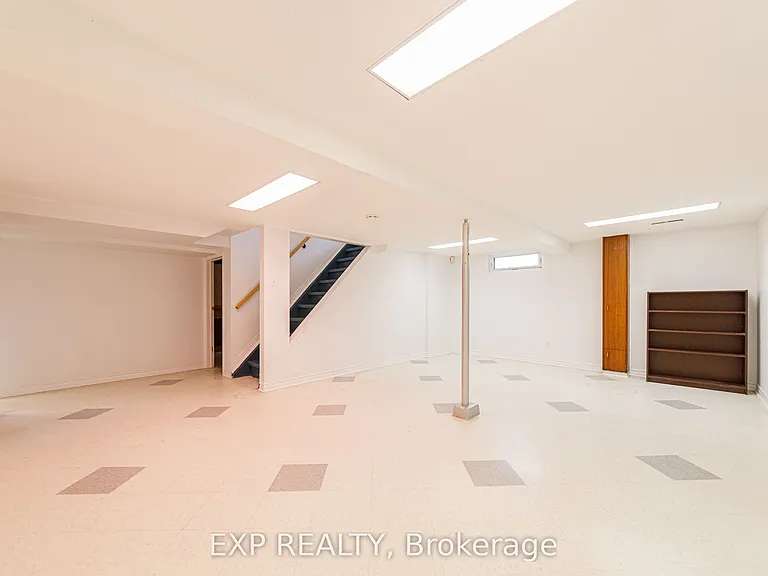 2097 Kingsley Rd — Photo 20