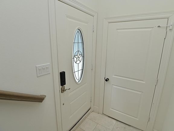 5th image of 1117 W 16th St #C