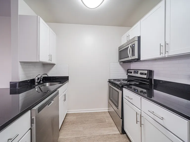 77 Park Avenue — Photo 20