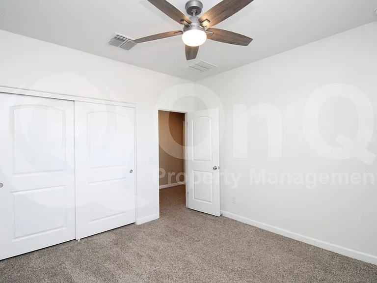 30425 W Picadilly Rd — Photo 12