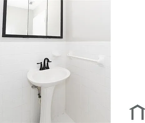 4 bed, 2800 sqft, $1,850 — Photo 3