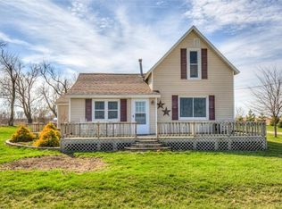 1651 Hogback Bridge Rd, Winterset, IA 50273