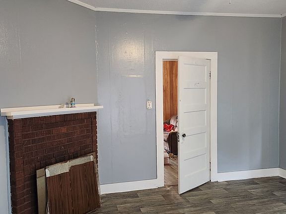 5th image of 1112 Marlboro St