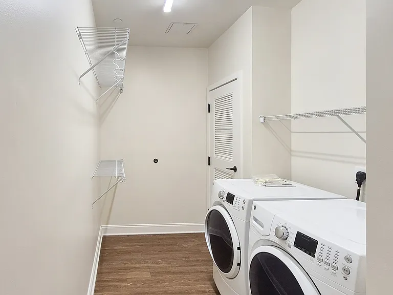 Woodmont Commons Apartments — Photo 23