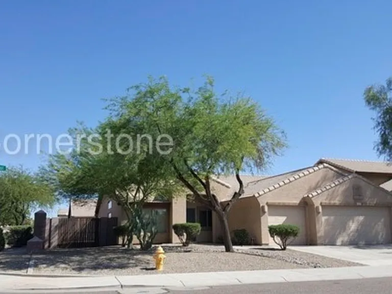 15652 W Durango St — Photo 2
