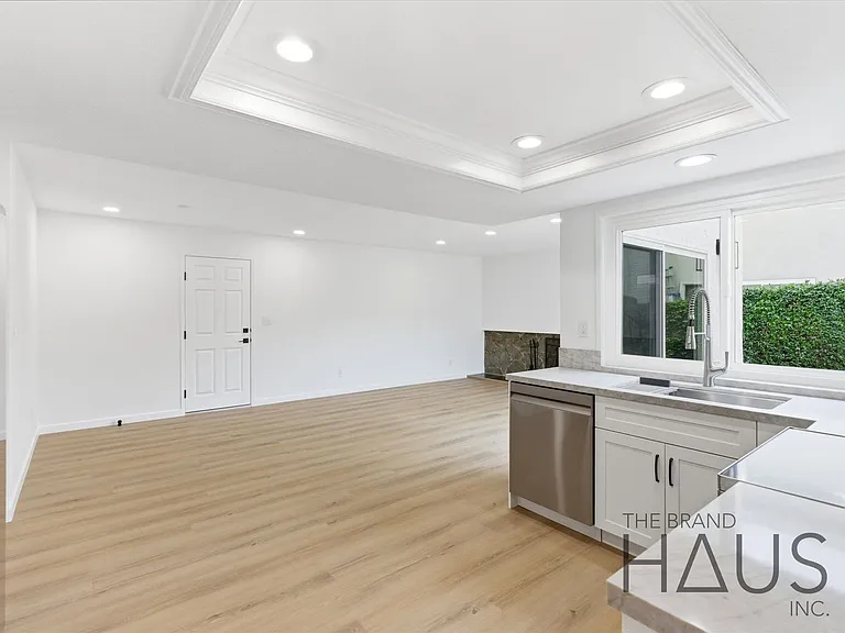 6861 Defiance Dr — Photo 11