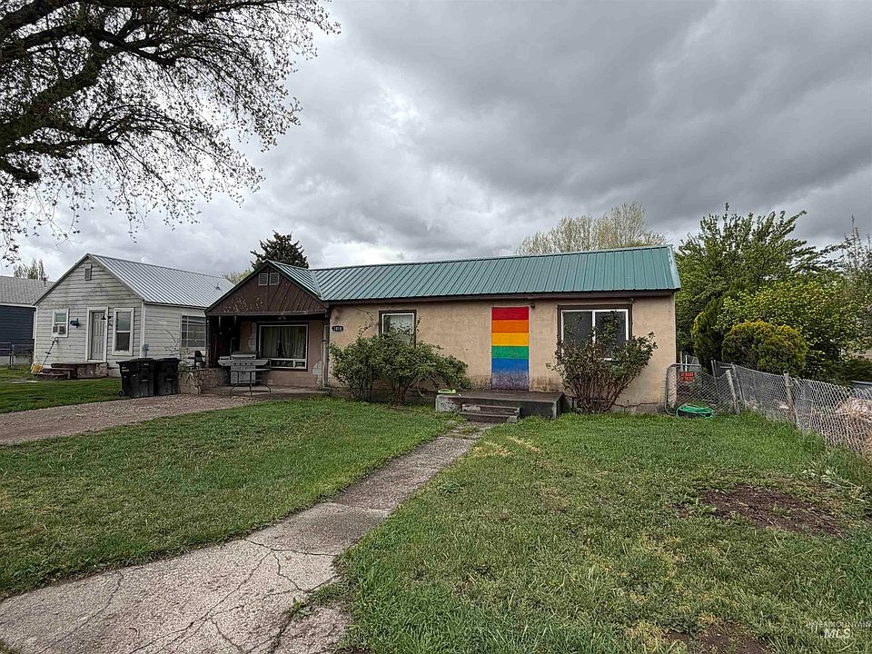 2nd image of 1818 Almo Ave