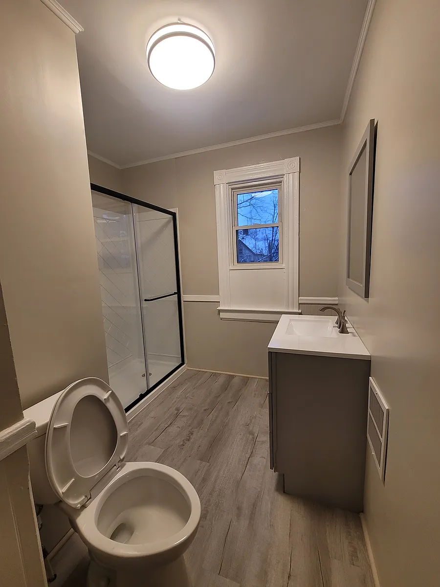 Building Photo - 321 Saint James Ave #2