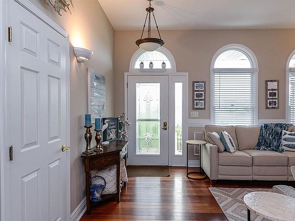 3rd image of 9014 Cheri Ln