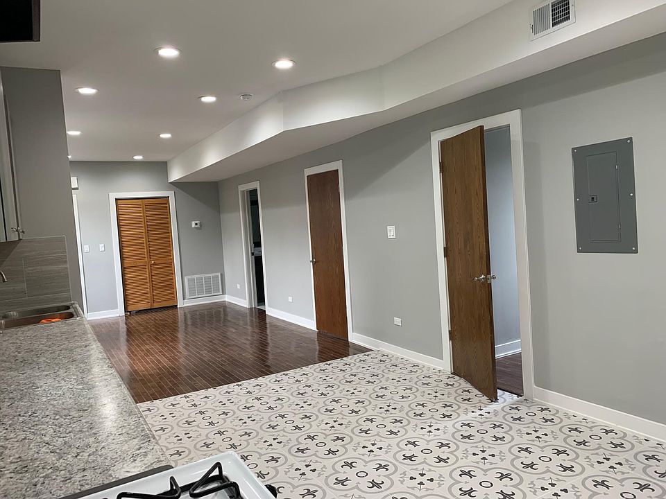 1st image of 4914 W 28th Pl #1R