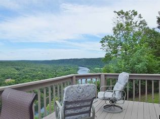 135 Gotaas Pl, Bull Shoals, AR 72619