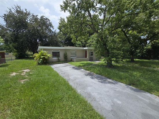 135 Flamingo Dr, Auburndale, FL 33823