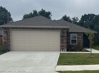 8008 Melody Ln, Fort Smith, AR 72916