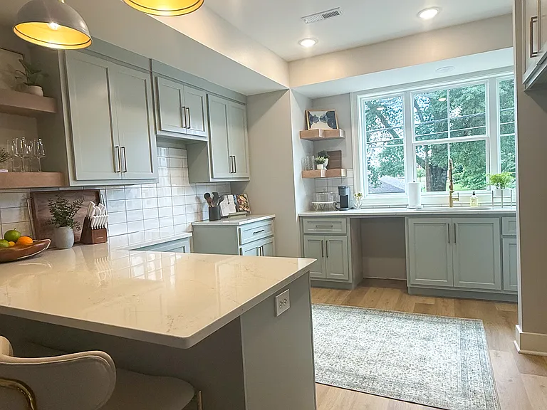 512 Mobile St — Photo 4
