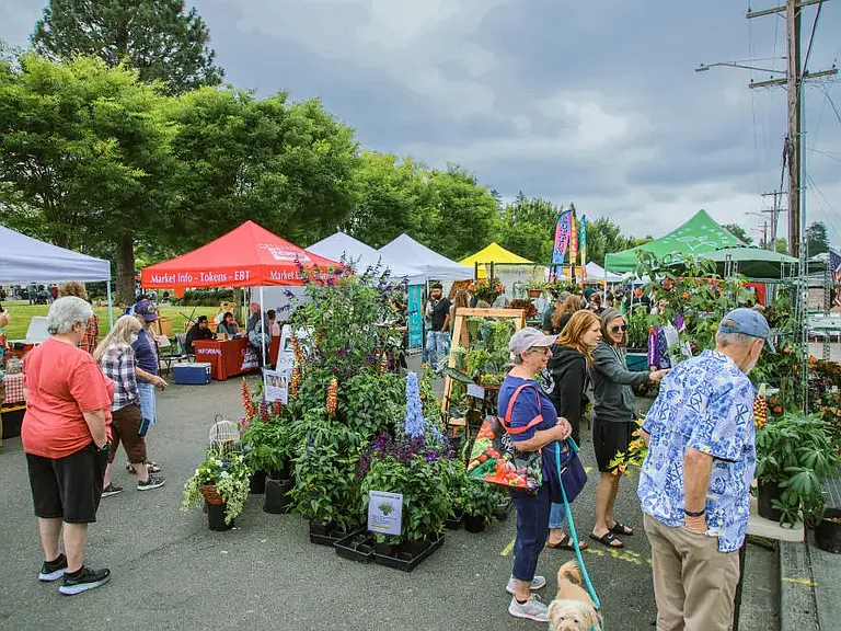 3.9 miles and a ten minute drive from downtown Gresham and the farmer's market. An incredible Saturday outing.