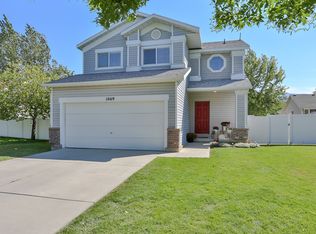 1069 S 1050 W, Woods Cross, UT 84087