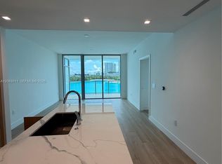 2411 Laguna Cir #307, Miami, FL 33181