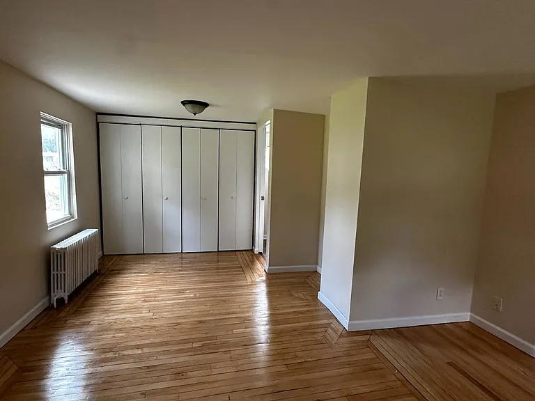245 Lattintown Rd — Photo 13