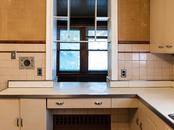 4th image of 3821 N Damen Ave #2