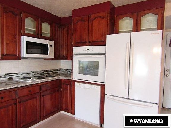4th image of 324 Jensen St