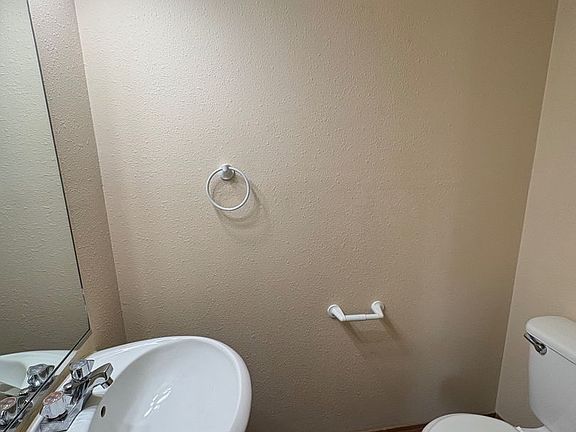 4th image of 1300 W Hall St #7